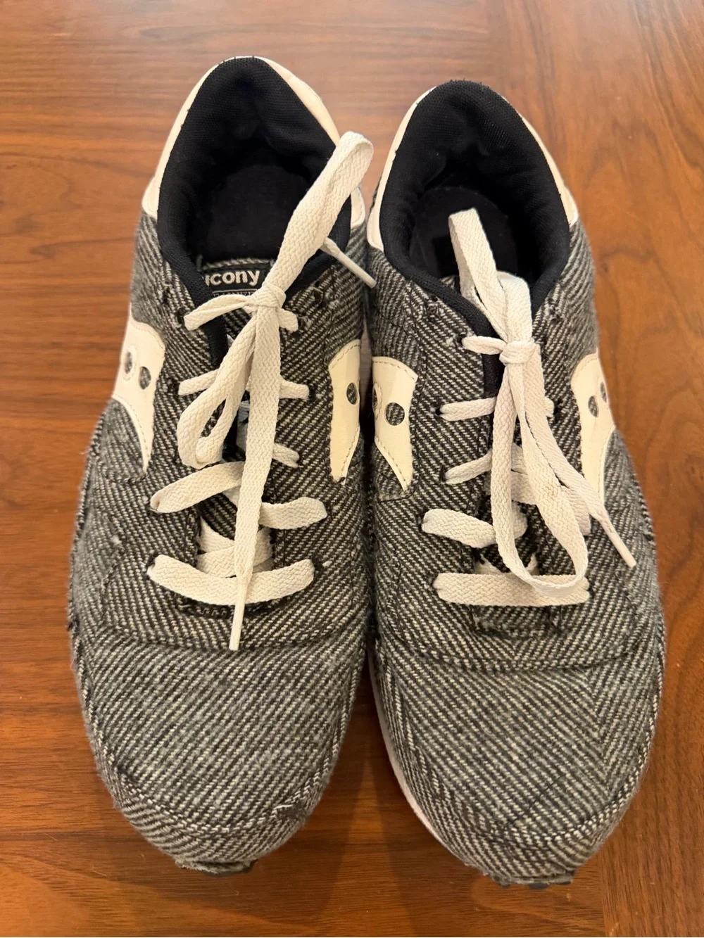 Saucony Women’s Houndstooth Sneakers Size 9 Black and White